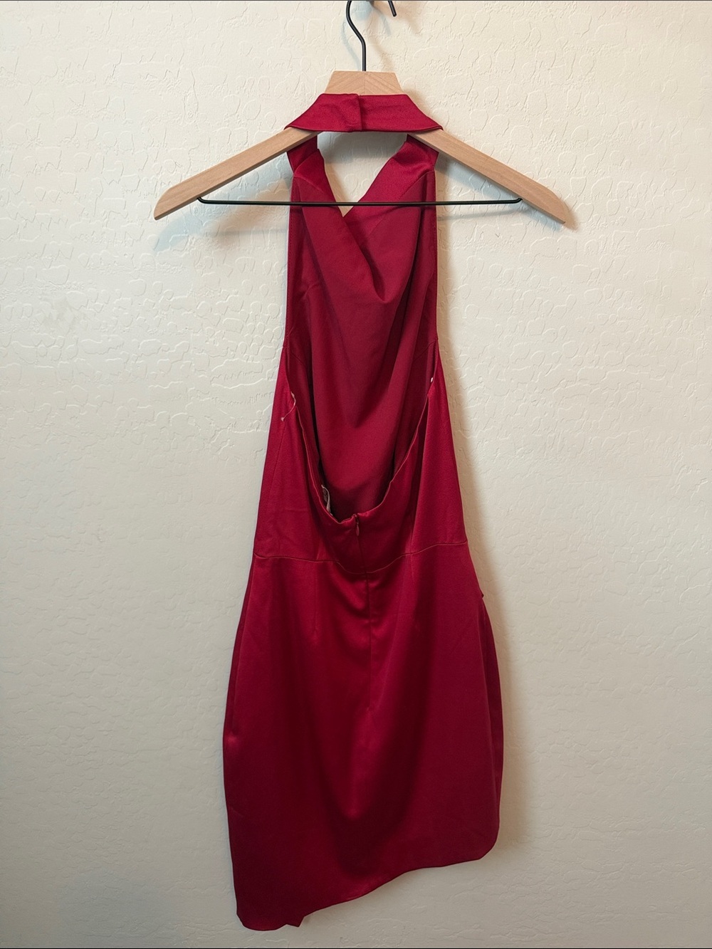 Elliatt x REVOLVE Camo Halter Mini Dress in Red - Picture 4 of 4